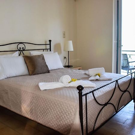 Hotel Marina Pansion à Nydri  Extérieur photo